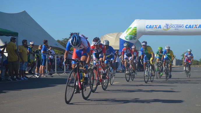 Prova de resistência deu início ao 2° dia da Norte/Nordeste de Ciclismo (Foto: Rafael Moreira/GE-AP)