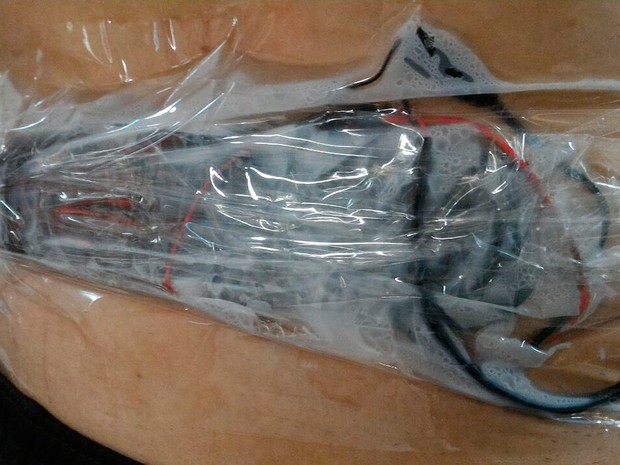Policiais do Bope desarmaram explosivo que estava preso a bancário em Barreiras, na Bahia (Foto: Polícia Militar / Divulgação) Policiais do Bope desarmaram explosivo que estava preso a bancário em Barreiras, na Bahia (Foto: Polícia Militar / Divulgação)