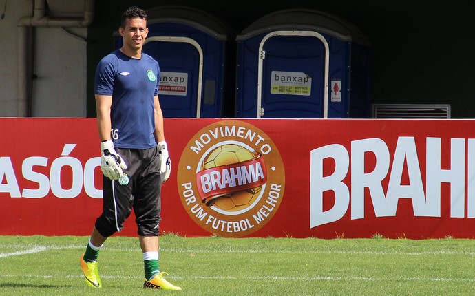 Após impasse com Timão, agente de Danilo aguarda resposta do México