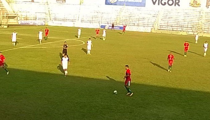 Boa Esporte bate o Guaratinguetá por 4 a 0 e garante vice-liderança no Grupo B (Foto: Edmar Mariano / Boa Esporte) Boa Esporte bate o Guaratinguetá por 4 a 0 e garante vice-liderança no Grupo B (Foto: Edmar Mariano / Boa Esporte)