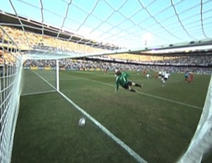 Gol da Inglaterra no Mundial de 2010 foi anulado de forma errada (Foto: Reprodução SporTV)