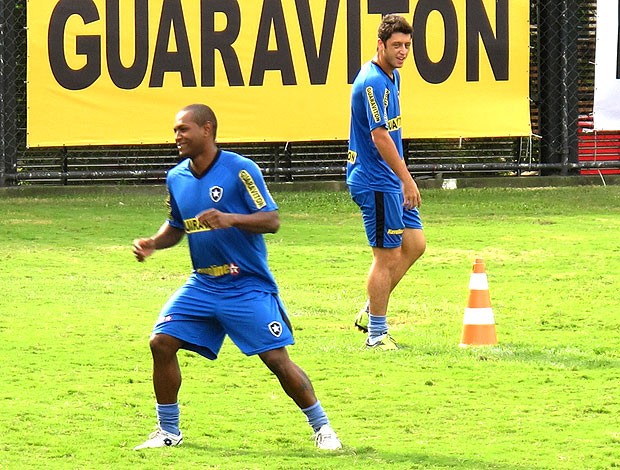 Jobson e Felipe Menezes no treino do Botafogo (Foto: Thales Soares / Globoesporte.com)
