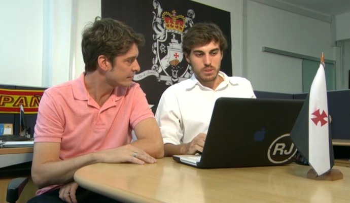 Bernardo Ferreira, gerente-geral de marketing do Vasco com o repórter Kiko Menezes (Foto: Reprodução TV Globo)