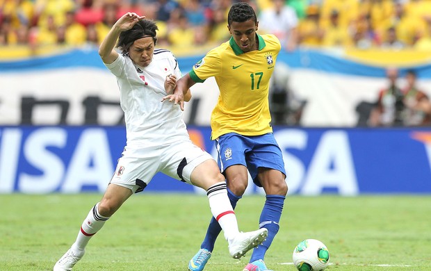 Luiz Gustavo jogo Brasil contra Japão (Foto: Getty Images)