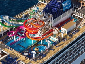 Área de lazer do navio (Foto: Divulgação)