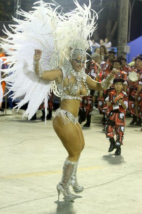 Viviane Araújo no Salgueiro -2013 (Foto: Raphael Mesquita/ Foto Rio News)