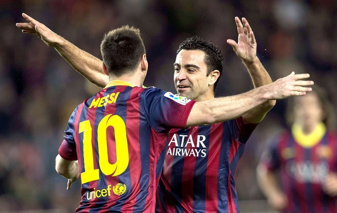 Xavi comemoração gol no jogo do Barcelona e Almeria (Foto: EFE)