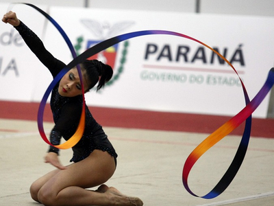Mariany Miyamoto brilhou na ginástica rítmica em Londrina (Foto: Bruno Miani/INOVAFOTO/COB)