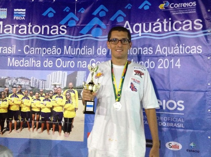Flávio Monteiro é campeão da Copa Brasil de Maratonas Aquáticas 2014 (Foto: Silvio Monteiro/Vc no Esporte)