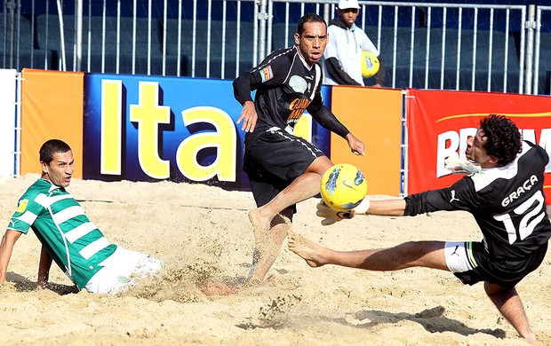 partida do Vasco e Sporting pelo II Mundialito de Clubes de futebol de areia (Foto: Wander Roberto / Inovafoto)