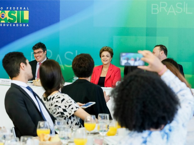 Dilma participa de café da manhã com jornalistas no Palácio do Planalto (Foto: Ichiro Guerra / PR)