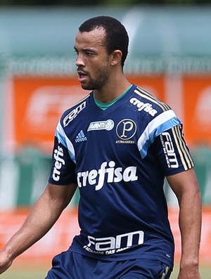 Palmeiras tem volta de Roger Carvalho entre relacionados contra Nacional