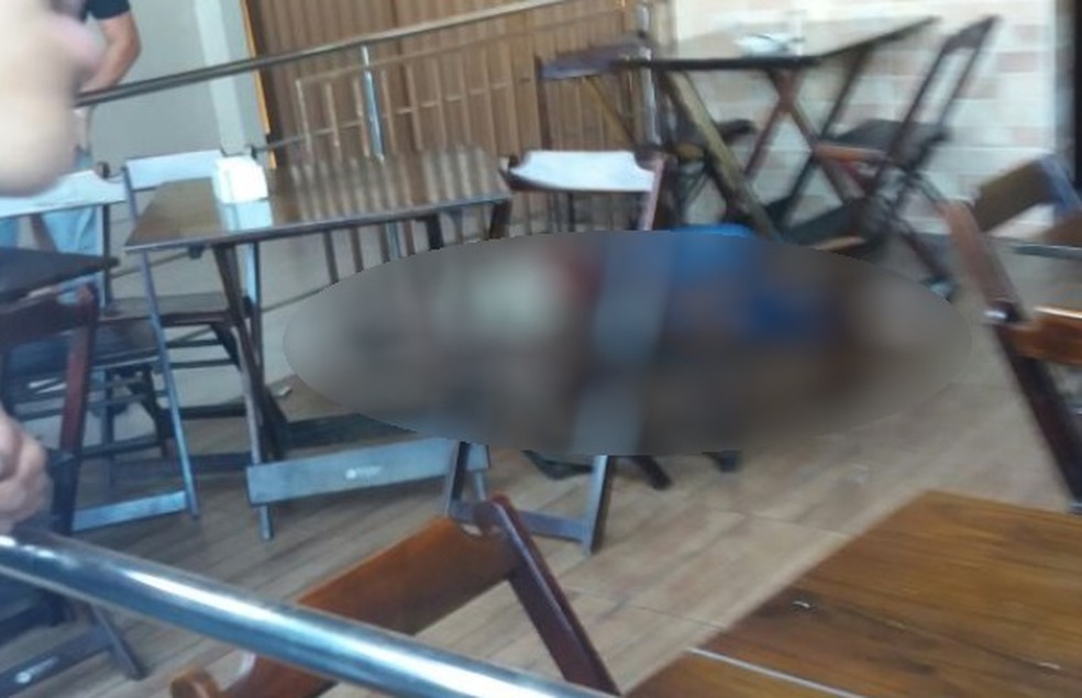  Crime ocorreu dentro de uma padaria de Aparecida de Goiânia (Foto: Reprodução/TV Anhanguera)