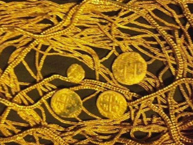 Tesouro encontrado pela família Schmitt na Flórida (Foto: Reprodução/Facebook/1715 Fleet - Queens Jewels) Tesouro encontrado pela família Schmitt na Flórida (Foto: Reprodução/Facebook/1715 Fleet - Queens Jewels)