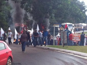 Em Chapecó, manifestantes fazem em defesa da democracia (Foto: PM/Divulgação)