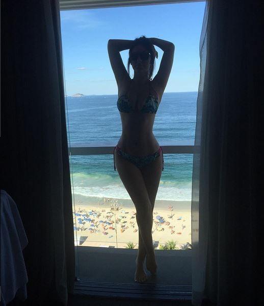 Francine Piaia capricha em pose sensual de biquíni (Foto: Reprodução do Instagram)