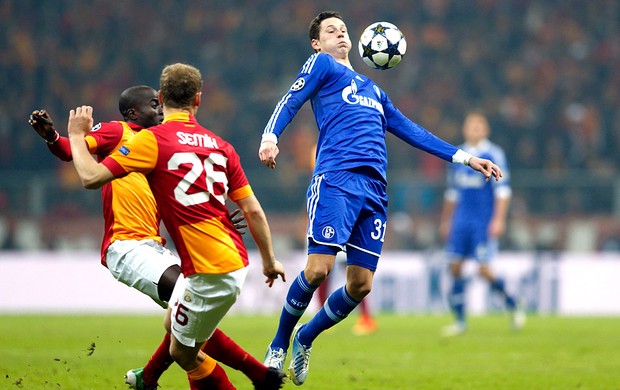 Julian Draxler na partida do Galatasaray contra o Schalke  (Foto: Reuters)