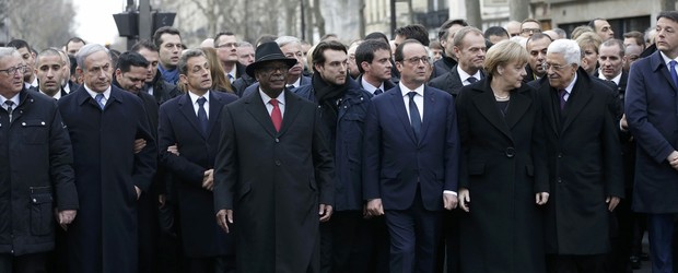 AO VIVO: líderes mundiais e milhares de pessoas marcham em Paris pela união (Reuters)