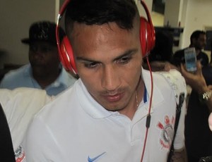 Guerrero se irrita com pergunta sobre trombada: 