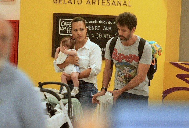 Eriberto Leão com a mulher e o filho (Foto: Thiago Martins / AgNews)
