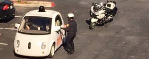 Policial não consegue multar carro sem motorista do Google (Divulgação)