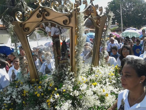 Imagem de Nossa Senhora Aparecida está em perigrinação pela capital desde o dia 1º (Foto: Catarina Costa)