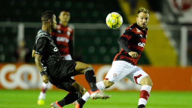 Resultado de imagem para Figueirense x Vitória 2016