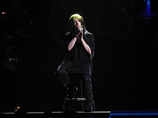 Billie Eilish canta No Time To Die no BRITS 2020 (Foto: Getty Images) Billie Eilish canta No Time To Die no BRITS 2020 (Foto: Getty Images)