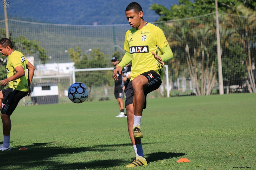 Bruno Alves quer retomada das vitórias no Figueirense (Foto: Luiz Henrique / FFC)