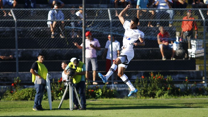 Thallyson comemora gol do ASA contra o Treze (Foto: Ailton Cruz/Gazeta de Alagoas)