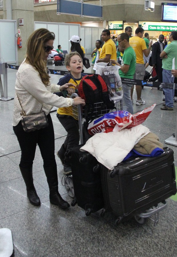 Giovanna Antonelli e Pietro (Foto: Rodrigo Sauzo/Foto Rio News)