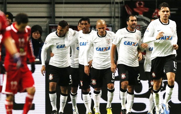 Guerrero comemora gol do Corinthians contra Al Ahly Mundial (Foto: EFE)
