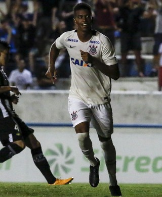 Herói da Copinha, Carlinhos passará por cirurgia nesta quarta-feira em SP