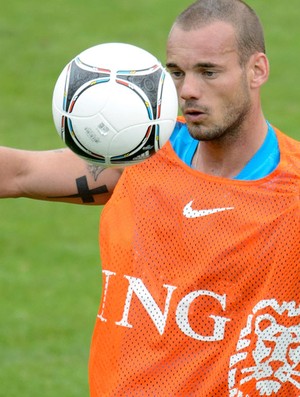 wesley sneijder holanda treino filho (Foto: Agência AP)