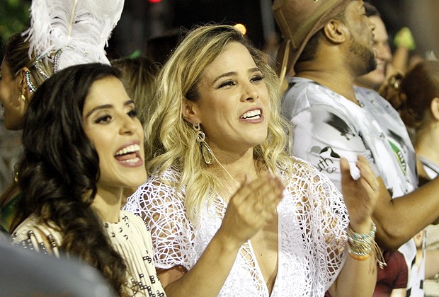 Wanessa e Camila Camargo caem no samba em ensaio da Imperatriz Leopoldinense (Foto: Marcos Ferreira /Brazil news)