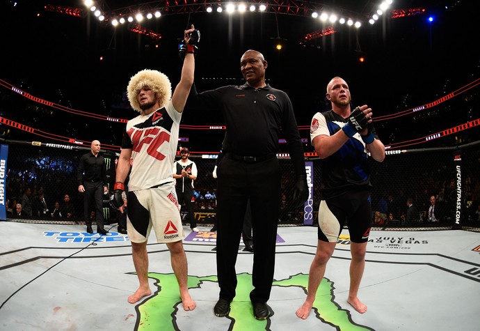 Khabib Nurmagomedov e Darrel Horcher UFC Tampa (Foto: Getty Images)