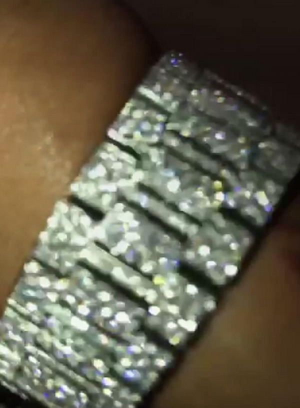 Uma das joias dadas por Rob Kardashian à socialite Blac Chyna (Foto: Snapchat)