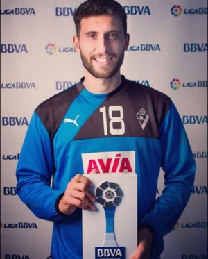 Borja Baston Eibar prêmio jogador do mês La Liga (Foto: Reprodução / Twitter)