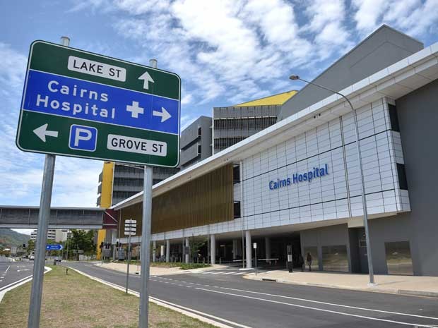 Mulher, de 37 anos, está sob vigilância no Hospital de Cairns. (Foto: Peter Parks / AFP Photo)