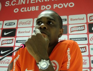 Juan zagueiro Inter (Foto: Tomás Hammes / GLOBOESPORTE.COM)
