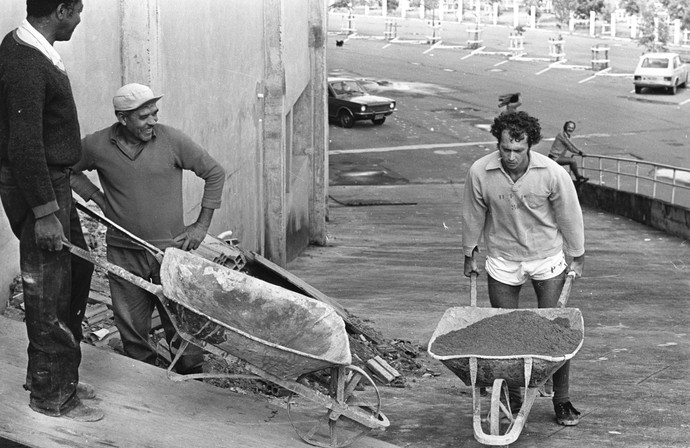 Falcão obras Beira-Rio 1979 (Foto: Antônio Carlos Mafalda, Agência RBS)