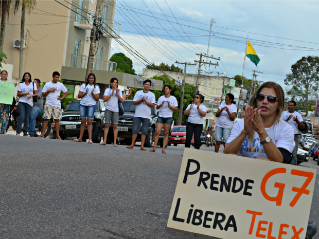 Divulgadoresdurante manifestação do dia 25 de junho, onde pediam a liberação da Telexfree  (Foto: Tácita Muniz/G1)