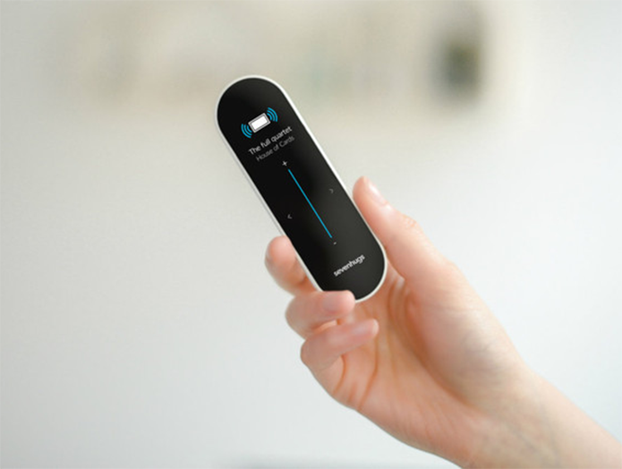 Controle remoto conectado tem tela sensível ao toque e promete interagir com qualquer aparelho smart (Foto: Divulgação/Sevenhugs)
