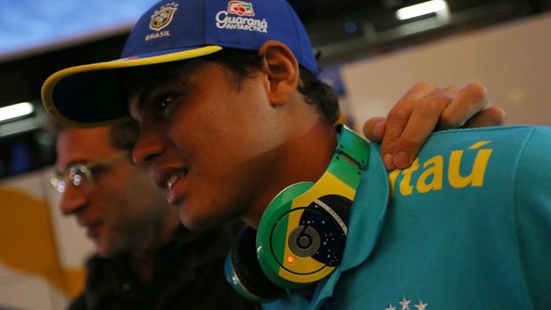 Thiago Silva seleção Brasil chegada (Foto: Mowa Press)
