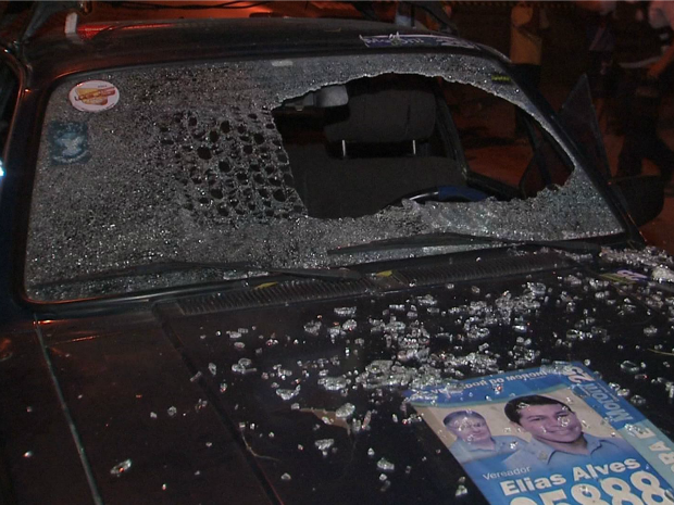 Vereador fazia campanha em carro de som quando foi assassinado (Foto: TV Verdes Mares/Reprodução)