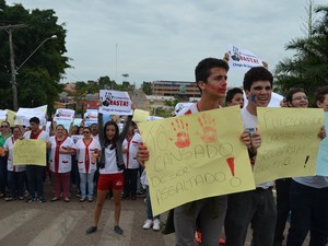 Alunos do colégio Meta perdiram segurança em protesto (Foto: Aline Nascimento/G1)