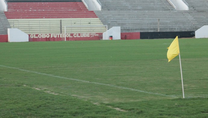 Gramado estádio barretão (Foto: Divulgação / Globo FC)