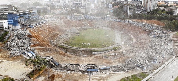 implosão Fonte Nova (Foto: Ag. A Tarde) implosão Fonte Nova (Foto: Ag. A Tarde)