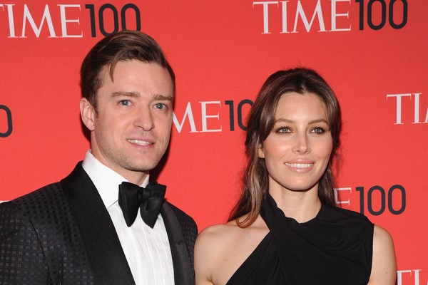 Para o casamento, Justin Timberlake e Jessica Biel alugaram um hotel inteiro na Itália, além de pagar para que os prédios vizinhos fechassem para evitar paparazzis. Tudo isso saiu por pouco mais de 14 milhões de reais (Foto: Getty Images)