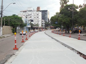 Pavimentação sistema BRT Porto Alegre (Foto: Márcio Luiz/G1)
